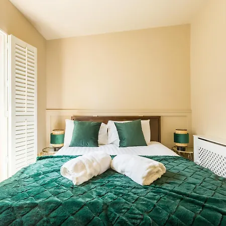 Harbour Apartment *